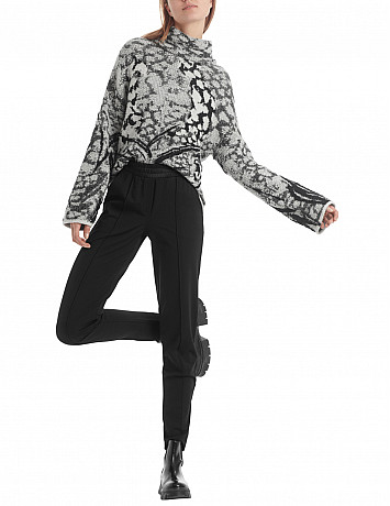 Свитер с принтом